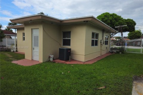 Immobilier commercial à vendre à Miami, Floride: 147.62 m2 № 1321453 - photo 25