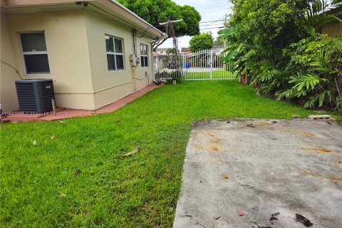 Immobilier commercial à vendre à Miami, Floride: 147.62 m2 № 1321453 - photo 26