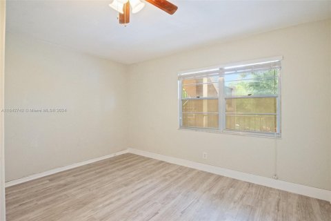 Condo in Pembroke Pines, Florida, 1 bedroom  № 1321455 - photo 9