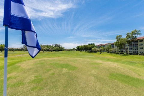 Condo in Pembroke Pines, Florida, 1 bedroom  № 1321455 - photo 26