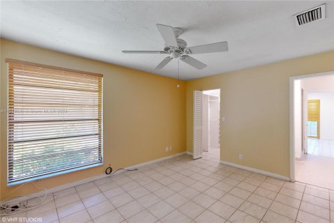 Adosado en venta en Hollywood, Florida, 3 dormitorios, 187.66 m2 № 1321500 - foto 19