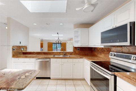 Adosado en venta en Hollywood, Florida, 3 dormitorios, 187.66 m2 № 1321500 - foto 9