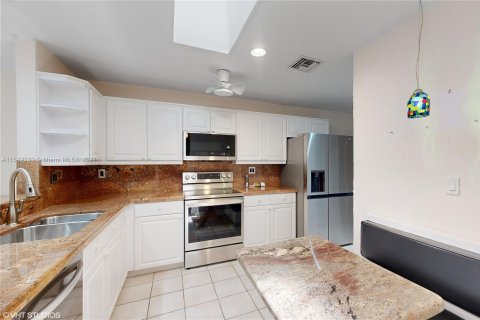 Adosado en venta en Hollywood, Florida, 3 dormitorios, 187.66 m2 № 1321500 - foto 8