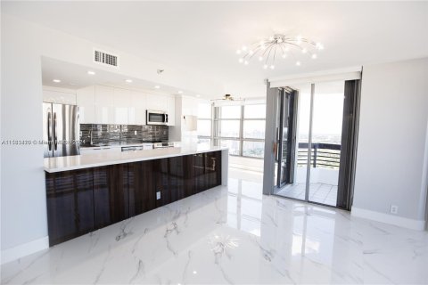 Copropriété à vendre à Aventura, Floride: 2 chambres, 128.21 m2 № 1162724 - photo 2