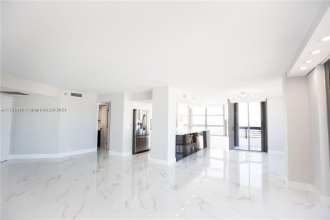 Condo in Aventura, Florida, 2 bedrooms  № 1162724 - photo 10