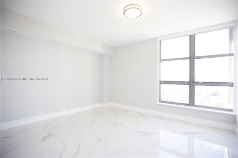 Condo in Aventura, Florida, 2 bedrooms  № 1162724 - photo 25