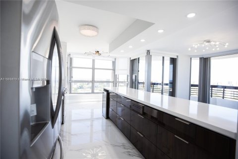 Copropriété à vendre à Aventura, Floride: 2 chambres, 128.21 m2 № 1162724 - photo 3