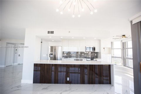 Condo in Aventura, Florida, 2 bedrooms  № 1162724 - photo 1