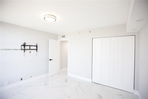 Condo in Aventura, Florida, 2 bedrooms  № 1162724 - photo 27