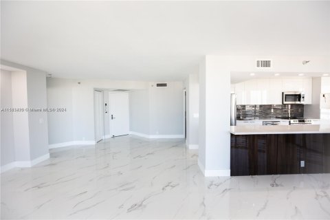 Copropriété à vendre à Aventura, Floride: 2 chambres, 128.21 m2 № 1162724 - photo 11