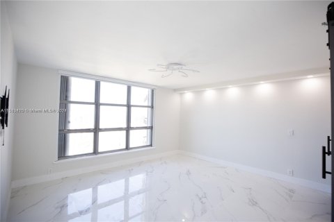 Copropriété à vendre à Aventura, Floride: 2 chambres, 128.21 m2 № 1162724 - photo 26