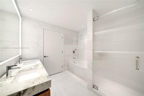 Condominio en venta en Miami Beach, Florida, 2 dormitorios, 126.07 m2 № 1384281 - foto 7