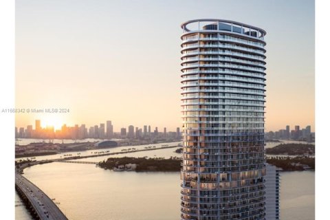 Condominio en venta en Miami Beach, Florida, 2 dormitorios, 126.07 m2 № 1384281 - foto 1