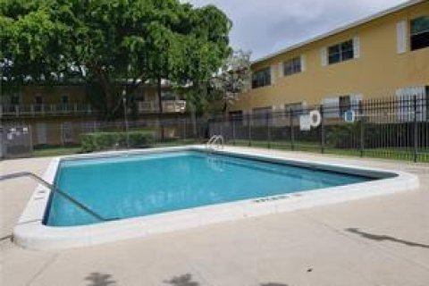 Condo in Deerfield Beach, Florida, 3 bedrooms  № 1029350 - photo 8