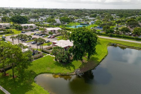 Townhouse in Delray Beach, Florida 3 bedrooms, 123.19 sq.m. № 1354944 - photo 26