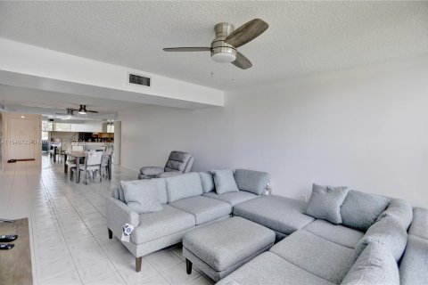 Copropriété à vendre à Davie, Floride: 2 chambres, 128.67 m2 № 1037732 - photo 29