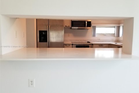 Condominio en venta en Miami Beach, Florida, 2 dormitorios, 120.12 m2 № 1329379 - foto 8