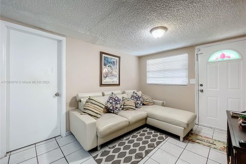 Immobilier commercial à vendre à Miami, Floride: 161.19 m2 № 1160623 - photo 20