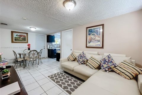 Immobilier commercial à vendre à Miami, Floride: 161.19 m2 № 1160623 - photo 19