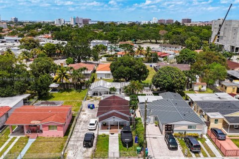 Propiedad comercial en venta en Miami, Florida, 161.19 m2 № 1160623 - foto 29