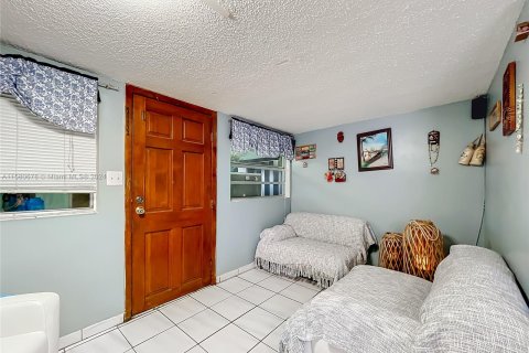 Immobilier commercial à vendre à Miami, Floride: 161.19 m2 № 1160623 - photo 10