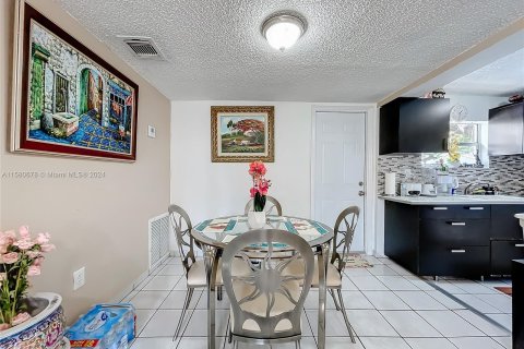 Immobilier commercial à vendre à Miami, Floride: 161.19 m2 № 1160623 - photo 21