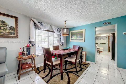 Immobilier commercial à vendre à Miami, Floride: 161.19 m2 № 1160623 - photo 6