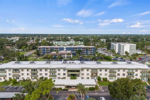 Condominio en venta en Port Charlotte, Florida, 1 dormitorio, 62.43 m2 № 1359271 - foto 1