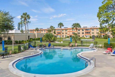 Condominio en venta en Port Charlotte, Florida, 1 dormitorio, 62.43 m2 № 1359271 - foto 19