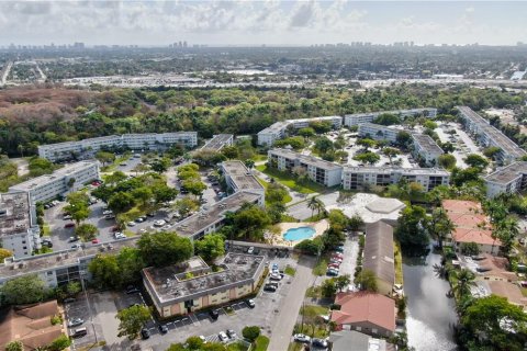 Copropriété à louer à Oakland Park, Floride: 2 chambres, 90.58 m2 № 1045516 - photo 28