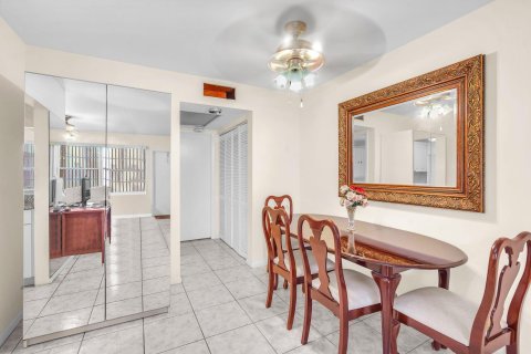 Condo in Deerfield Beach, Florida, 1 bedroom  № 1226712 - photo 15