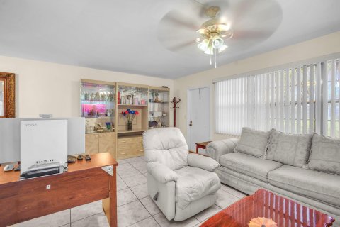 Condominio en venta en Deerfield Beach, Florida, 1 dormitorio, 65.03 m2 № 1226712 - foto 16