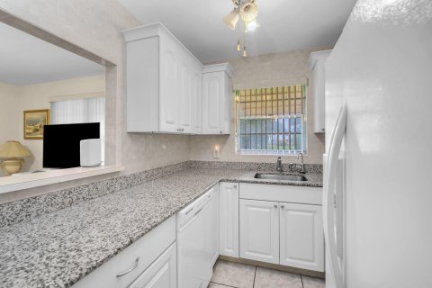 Condo in Deerfield Beach, Florida, 1 bedroom  № 1226712 - photo 14