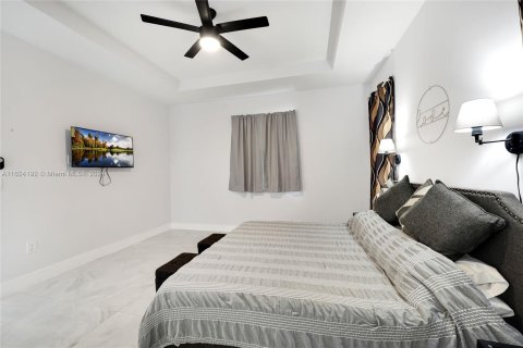 Casa en venta en Fort Lauderdale, Florida, 3 dormitorios, 120.4 m2 № 1291782 - foto 13