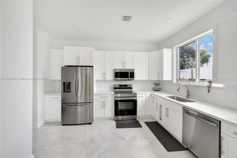 Casa en venta en Fort Lauderdale, Florida, 3 dormitorios, 120.4 m2 № 1291782 - foto 19