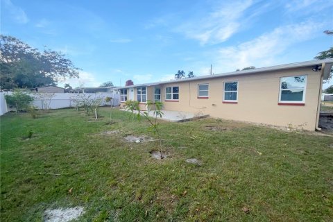 House in Tampa, Florida 3 bedrooms, 120.03 sq.m. № 1445029 - photo 20