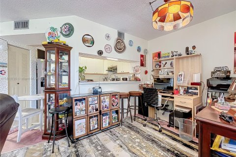 Condominio en venta en Pembroke Pines, Florida, 1 dormitorio, 78.04 m2 № 1232944 - foto 9