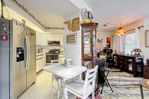 Condominio en venta en Pembroke Pines, Florida, 1 dormitorio, 78.04 m2 № 1232944 - foto 14