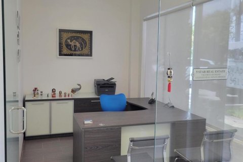 Propiedad comercial en venta en West Palm Beach, Florida № 1035898 - foto 7