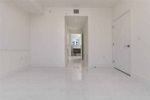 Condominio en venta en Coral Gables, Florida, 3 dormitorios, 102.84 m2 № 1021673 - foto 29