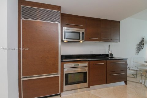 Condo in Miami, Florida, 1 bedroom  № 1356903 - photo 7