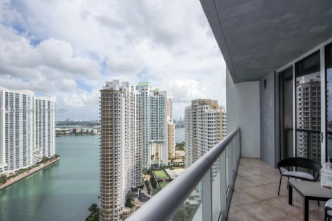 Condo in Miami, Florida, 1 bedroom  № 1356903 - photo 1