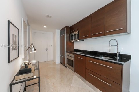 Condo in Miami, Florida, 1 bedroom  № 1356903 - photo 6