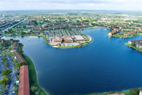 Condominio en venta en Pembroke Pines, Florida, 1 dormitorio, 75.34 m2 № 1356902 - foto 15