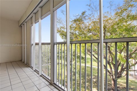 Condominio en venta en Pembroke Pines, Florida, 1 dormitorio, 75.34 m2 № 1356902 - foto 12