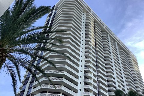 Condominio en venta en Aventura, Florida, 2 dormitorios, 144.93 m2 № 1356986 - foto 2