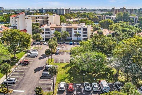 Condo in Pompano Beach, Florida, 2 bedrooms  № 1072782 - photo 25