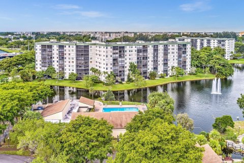 Copropriété à vendre à Pompano Beach, Floride: 2 chambres, 92.9 m2 № 1072782 - photo 17