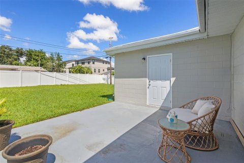 Casa en venta en Saint Petersburg, Florida, 3 dormitorios, 178.93 m2 № 1343778 - foto 28