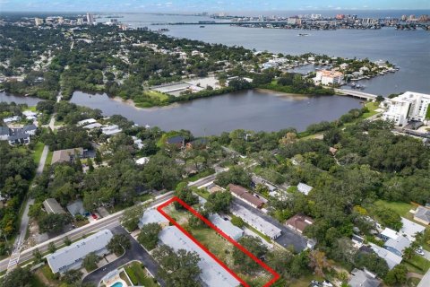 Terreno en venta en Clearwater, Florida № 1359307 - foto 1